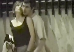 気難しい愛人は、彼女の男性の家のいたるところに石鹸をかけたいと思っています。 女の子 用 アダルト ビデオ